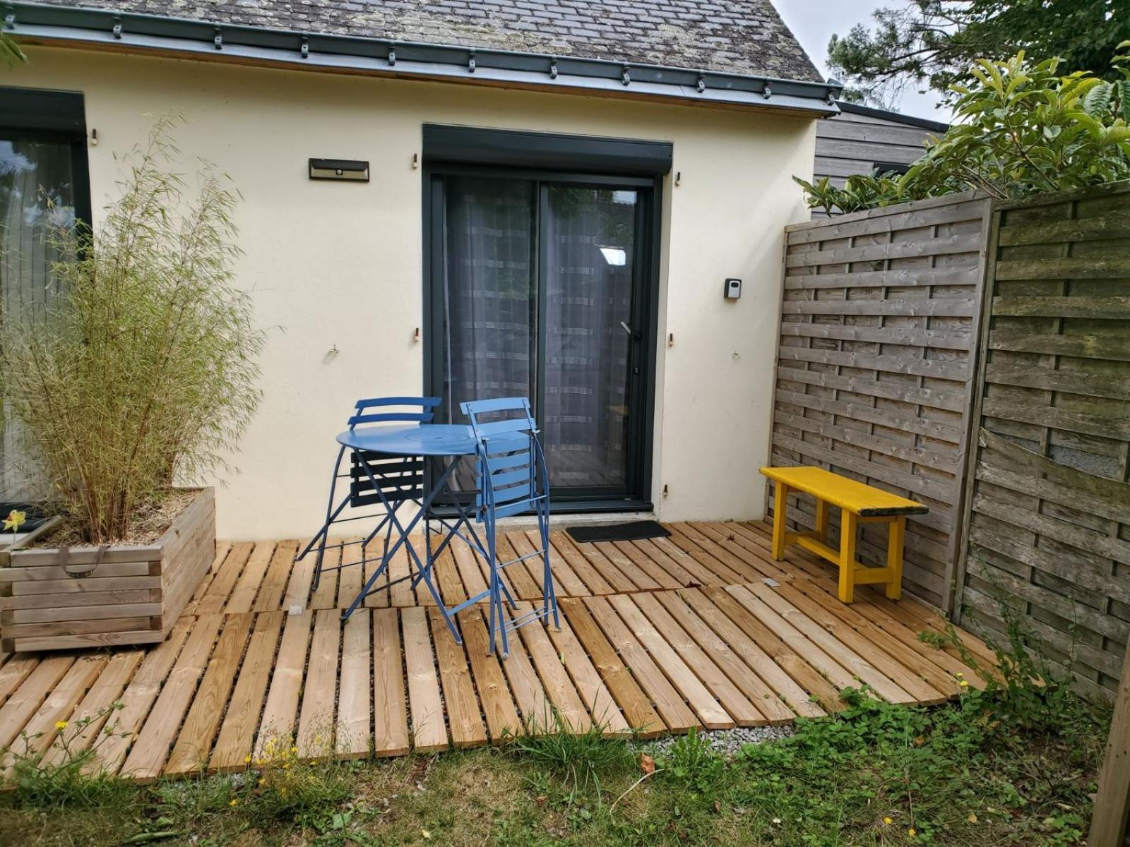 Studio Au Calme, Dans Village Tranquille Séné Exteriör bild